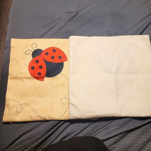 🌴Lady Bug Indoor/Outdoor Pillow Covers - Picture 3 of 3